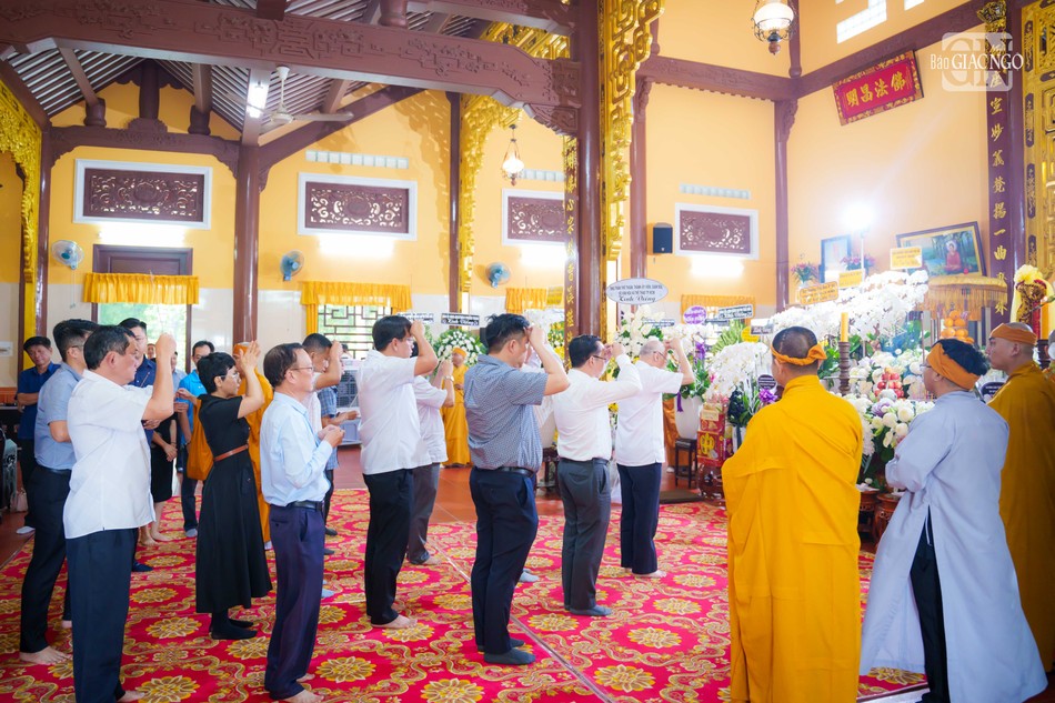 Phái đoàn Ban Tuyên giáo Thành ủy TP.HCM và Sở Văn hóa, Thể thao và Du lịch do ông Phan Nguyễn Như Khuê, Trưởng ban Tuyên giáo Thành ủy TP.HCM làm trưởng đoàn