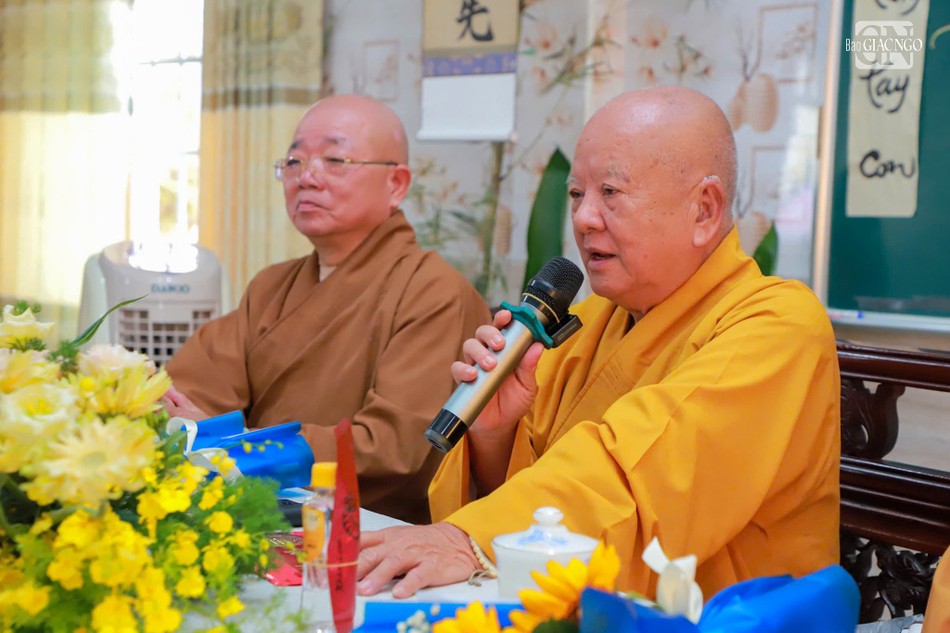 Hòa thượng Thích Thiện Minh đạo từ Hòa thượng Thích Thiện Minh đạo từ