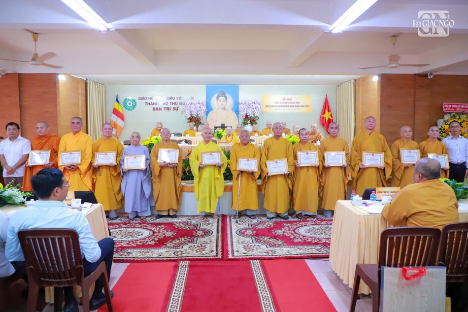 Nhiều Bằng công đức, Giấy khen được trao tặng đến Tăng Ni Phật giáo TP.Thủ Đức đã có những đóng góp tích cực trong các hoạt động Phật sự năm 2024 Nhiều Bằng công đức, Giấy khen được trao tặng đến Tăng Ni Phật giáo TP.Thủ Đức đã có những đóng góp tích cực trong các hoạt động Phật sự năm 2024