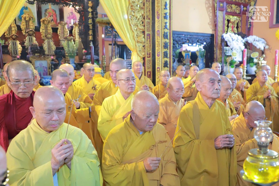 Ban Trị sự GHPGVN TP.Thủ Đức thắp hương tưởng niệm Ban Trị sự GHPGVN TP.Thủ Đức thắp hương tưởng niệm