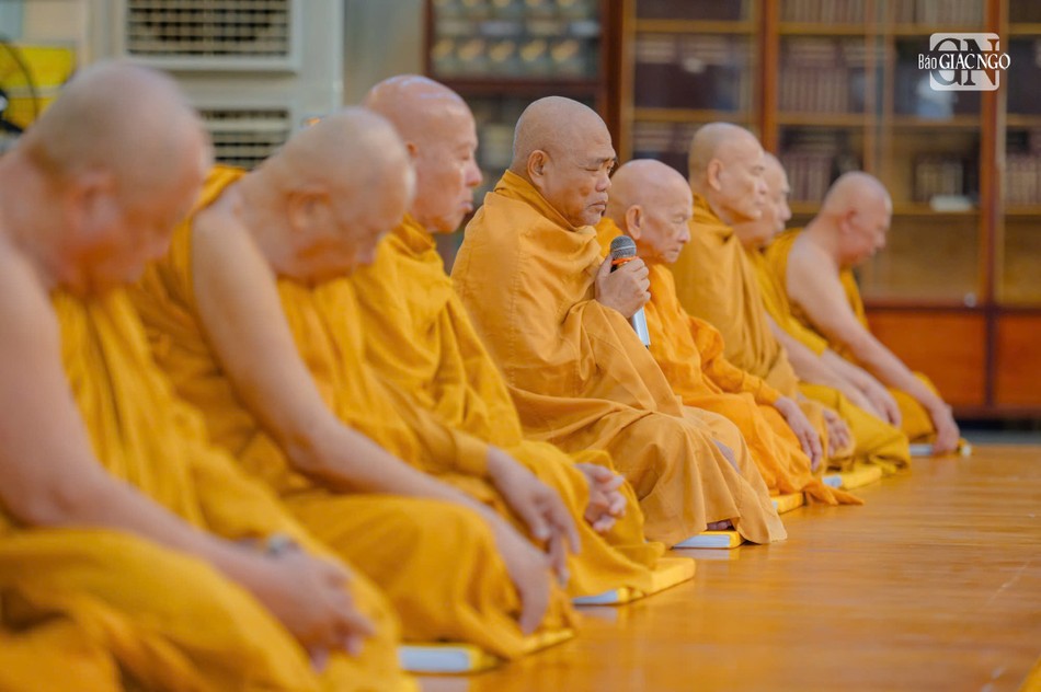 Hòa thượng Thích Giác Toàn ôn lại công hạnh của Tổ sư Minh Đăng Quang Hòa thượng Thích Giác Toàn ôn lại công hạnh của Tổ sư Minh Đăng Quang