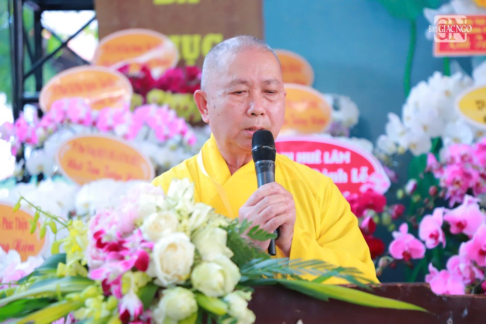 Hòa thượng Thích Hoằng Tri ban đạo từ Hòa thượng Thích Hoằng Tri ban đạo từ