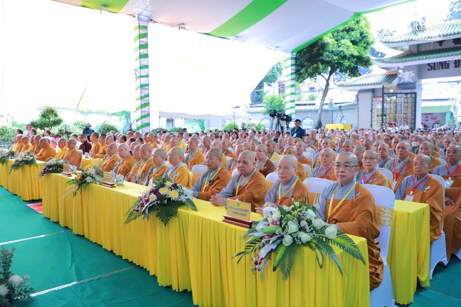 Chư Ni tham dự Chư Ni tham dự