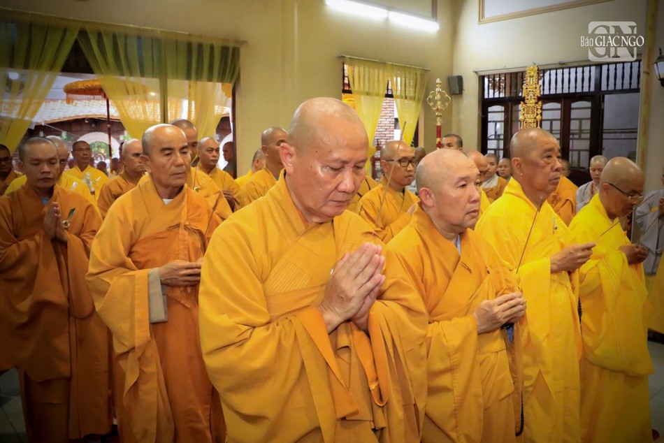 Nhất tâm cầu nguyện Nhất tâm cầu nguyện