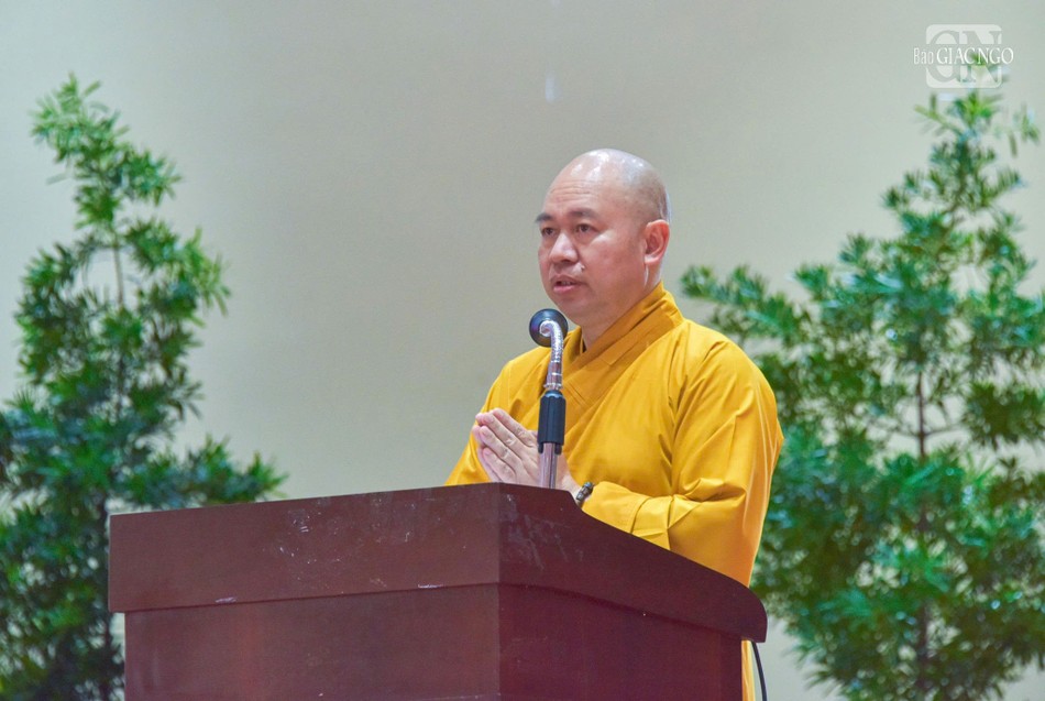 Thượng tọa Thích Đức Thiện trình bày báo cáo tổng kết công tác tổ chức Đại lễ Vesak 2025 Thượng tọa Thích Đức Thiện trình bày báo cáo tổng kết công tác tổ chức Đại lễ Vesak 2025
