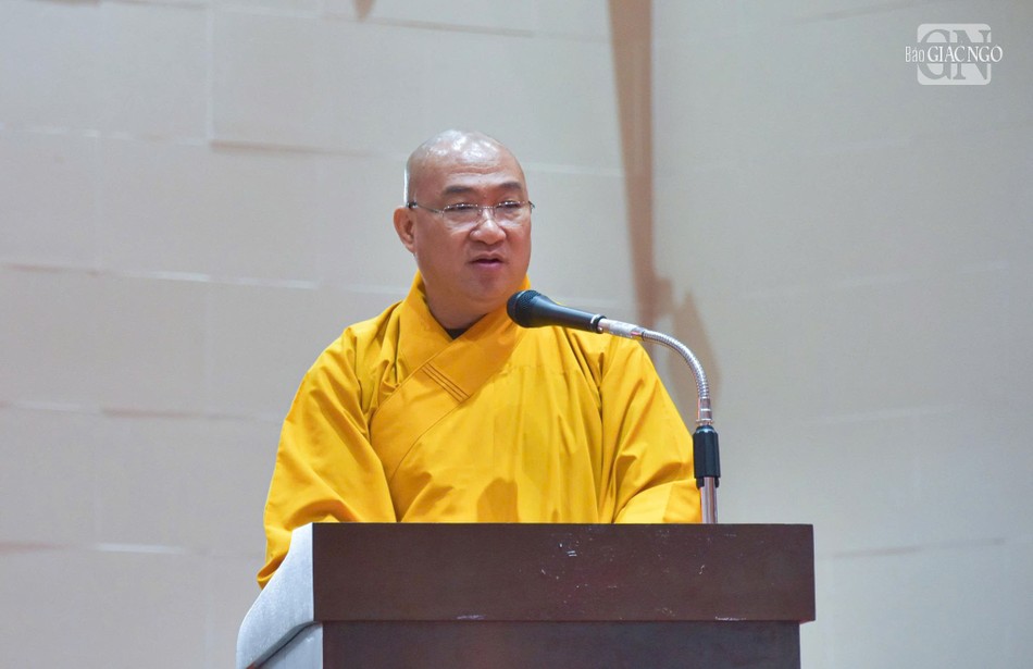 Thượng tọa Thích Phước Nguyên phát biểu cảm tạ Thượng tọa Thích Phước Nguyên phát biểu cảm tạ