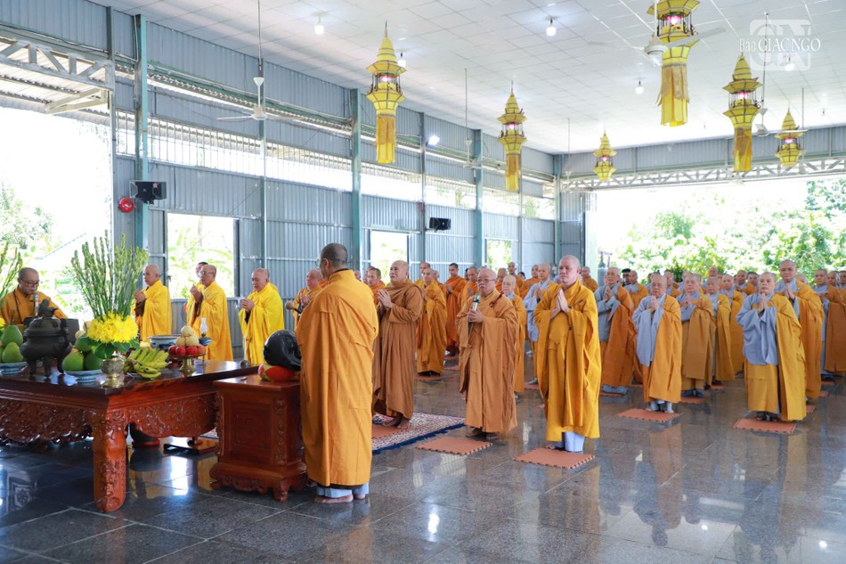 Tụng kinh cầu nguyện Tụng kinh cầu nguyện