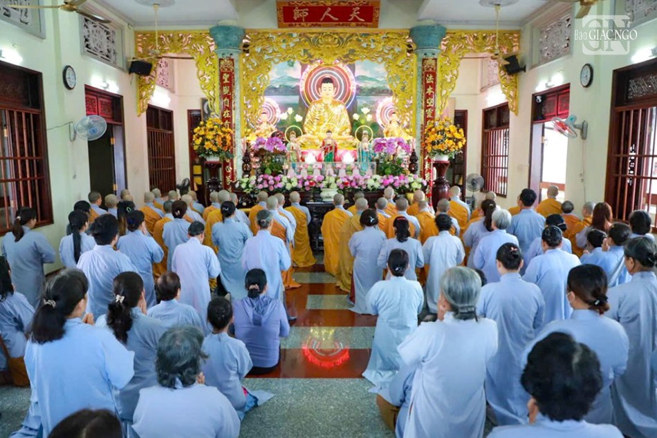 Đại hùng bửu điện Ni viện Vạn Hạnh Đại hùng bửu điện Ni viện Vạn Hạnh