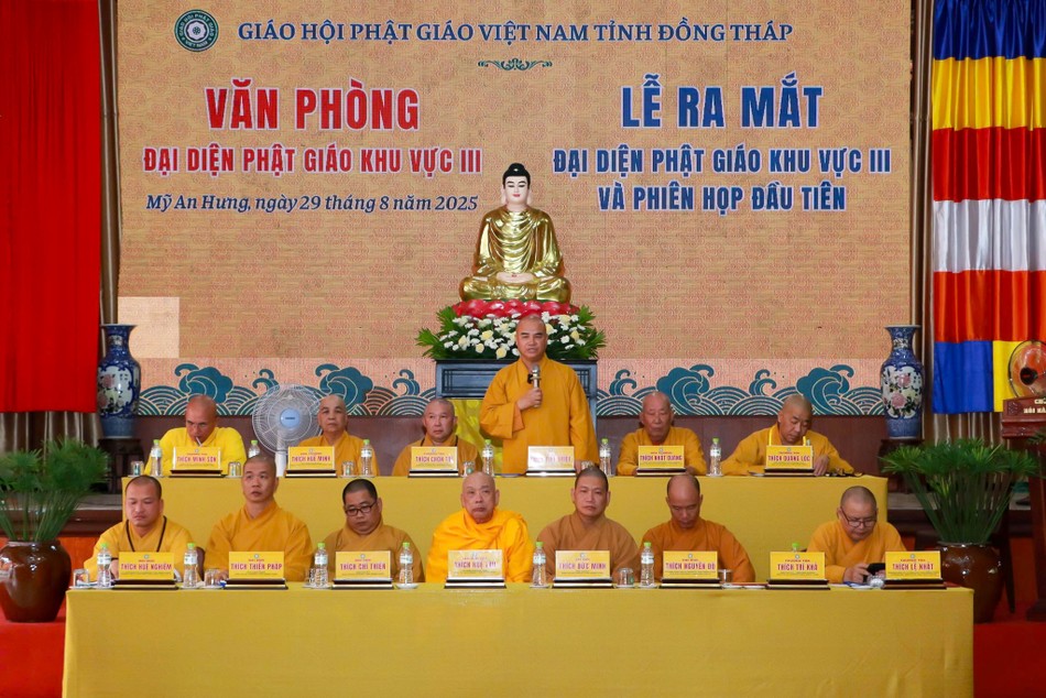 Thượng tọa Thích Tĩnh Triệt đúc kết phiên họp