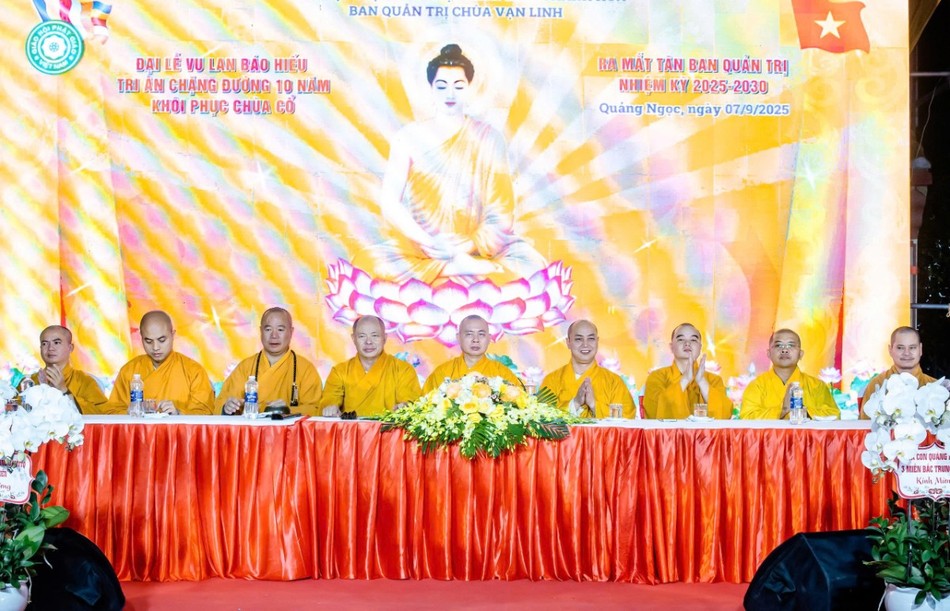 Quang cảnh buổi lễ Quang cảnh buổi lễ