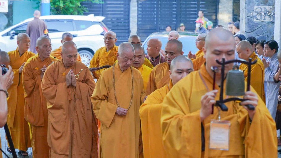 Sáng 19-10, Đức Pháp chủ GHPGVN quang lâm Trường Trung cấp Phật học TP.HCM Sáng 19-10, Đức Pháp chủ GHPGVN quang lâm Trường Trung cấp Phật học TP.HCM