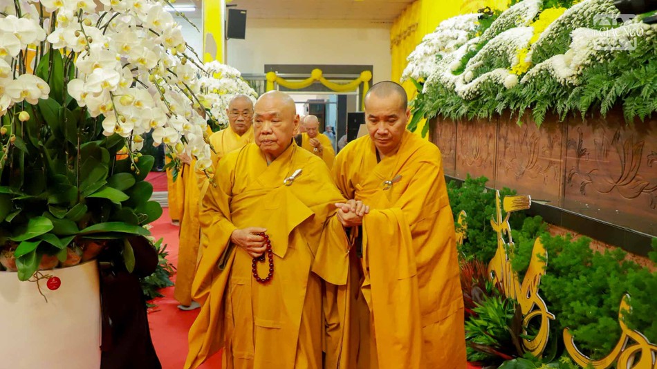 Trưởng lão Hòa thượng Thích Thiện Pháp, Phó Hiệu trưởng Thường trực Trường Trung cấp Phật học TP.HCM – vị giáo phẩm đã có nhiều năm đồng hành cùng Trưởng lão Hòa thượng tân viên tịch trong công tác điều hành nhà trường