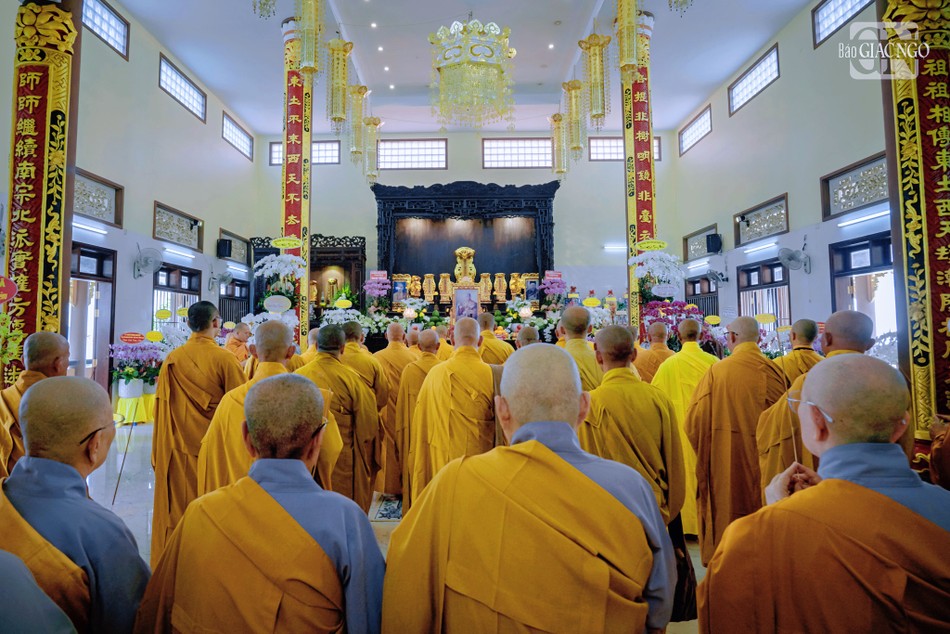 Tăng Ni, Phật tử các giới thành tâm tưởng niệm Tăng Ni, Phật tử các giới thành tâm tưởng niệm