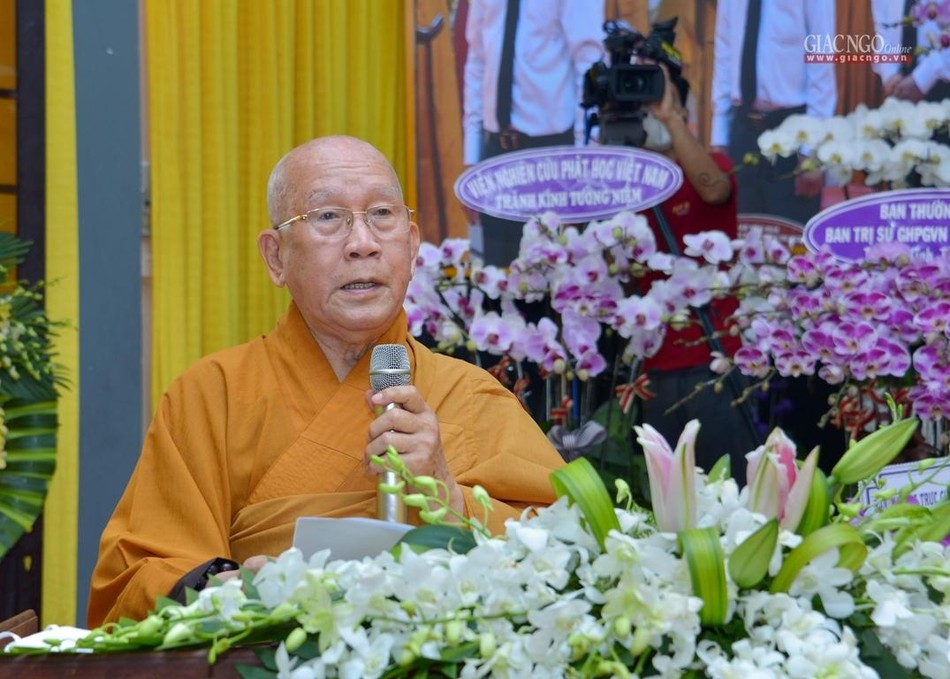 Hòa thượng Thích Như Niệm, Ủy viên thường trực Hội đồng Chứng minh đã đọc lời tưởng niệm Đức Pháp chủ