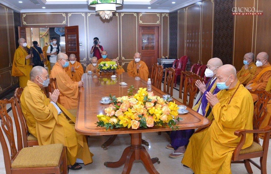 ... cung thỉnh chư tôn đức giáo phẩm quang lâm lễ tưởng niệm ... cung thỉnh chư tôn đức giáo phẩm quang lâm lễ tưởng niệm