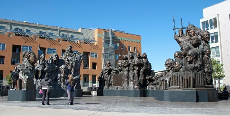 Khu tượng đài "Remember Them: Champions for Humanity" Khu tượng đài "Remember Them: Champions for Humanity"