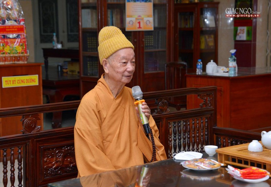 Trưởng lão Hòa thượng Quyền Pháp chủ huấn thị về công tác Phật sự và tu học