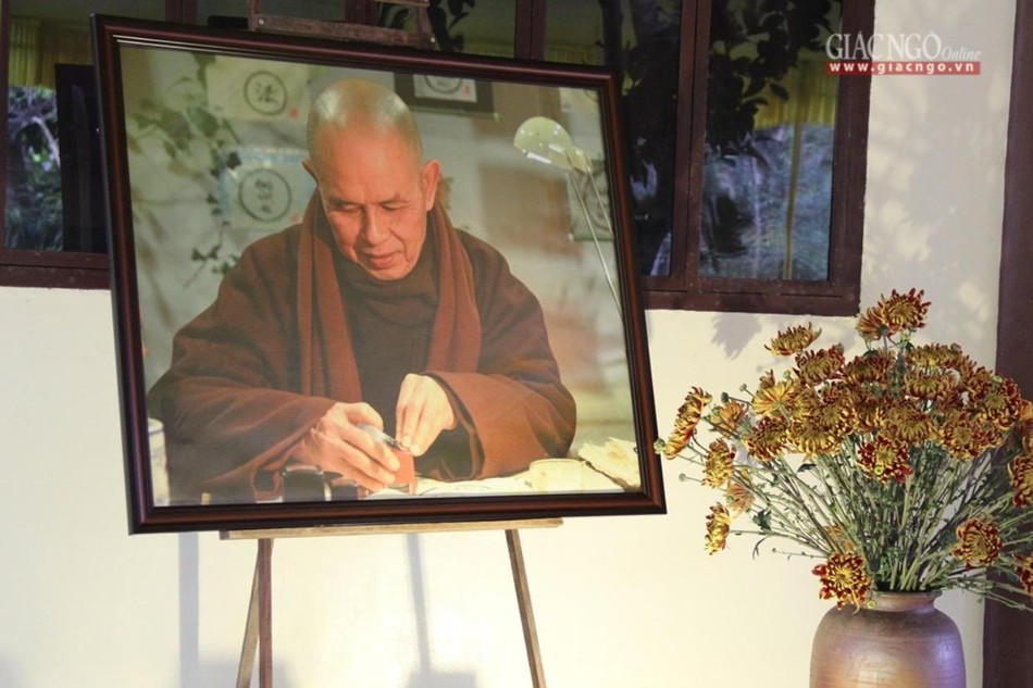 Hình bóng Thiền sư như vẫn còn sống động đâu đây Hình bóng Thiền sư như vẫn còn sống động đâu đây