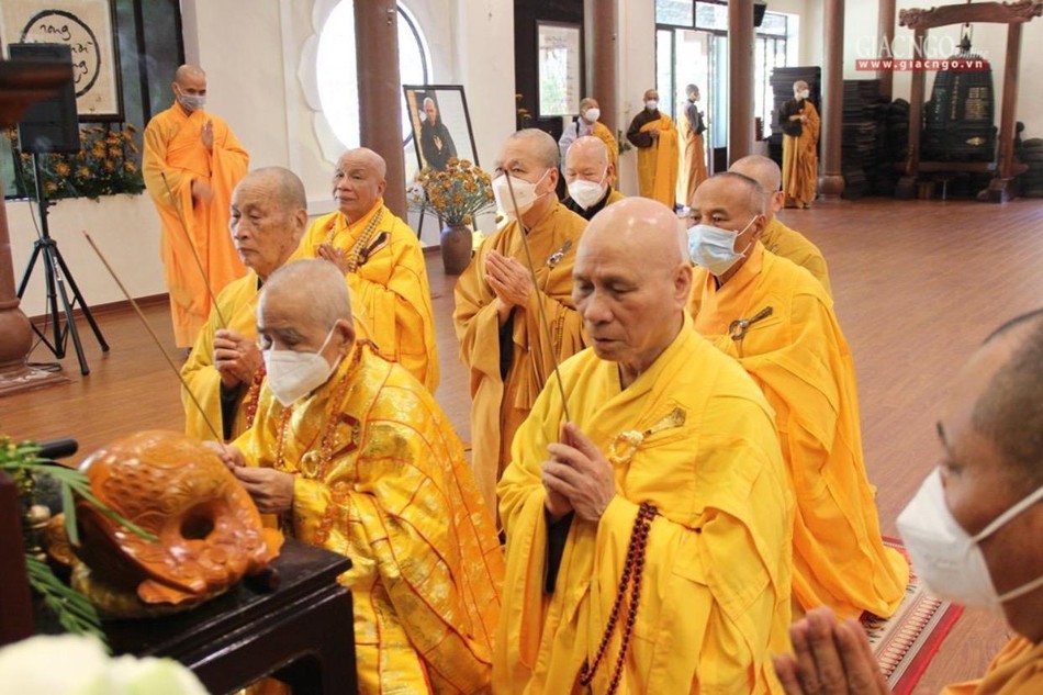 Chư tôn đức giáo phẩm Phật giáo cố đô dâng hương tưởng niệm Chư tôn đức giáo phẩm Phật giáo cố đô dâng hương tưởng niệm