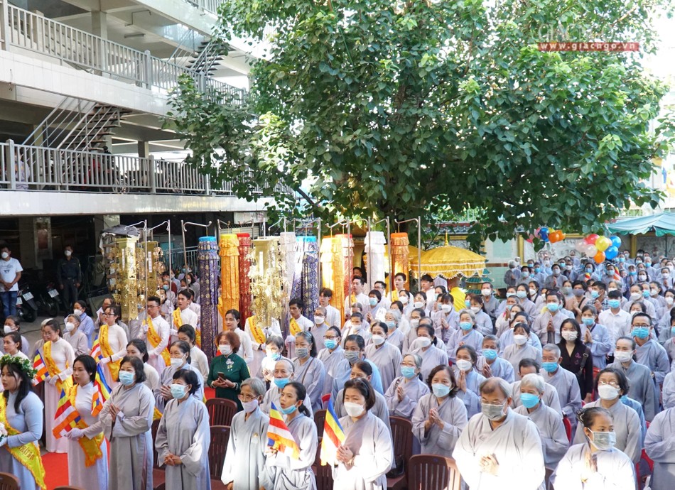 Đông đảo Phật tử về tham dự