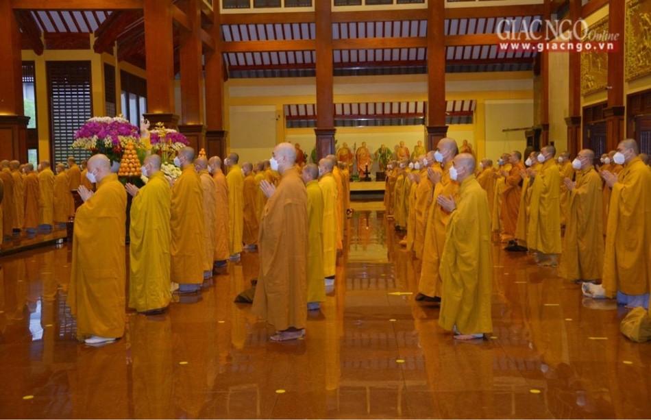 Chư tôn đức xưng tán Tam bảo, phương tiện tác pháp an cư Chư tôn đức xưng tán Tam bảo, phương tiện tác pháp an cư