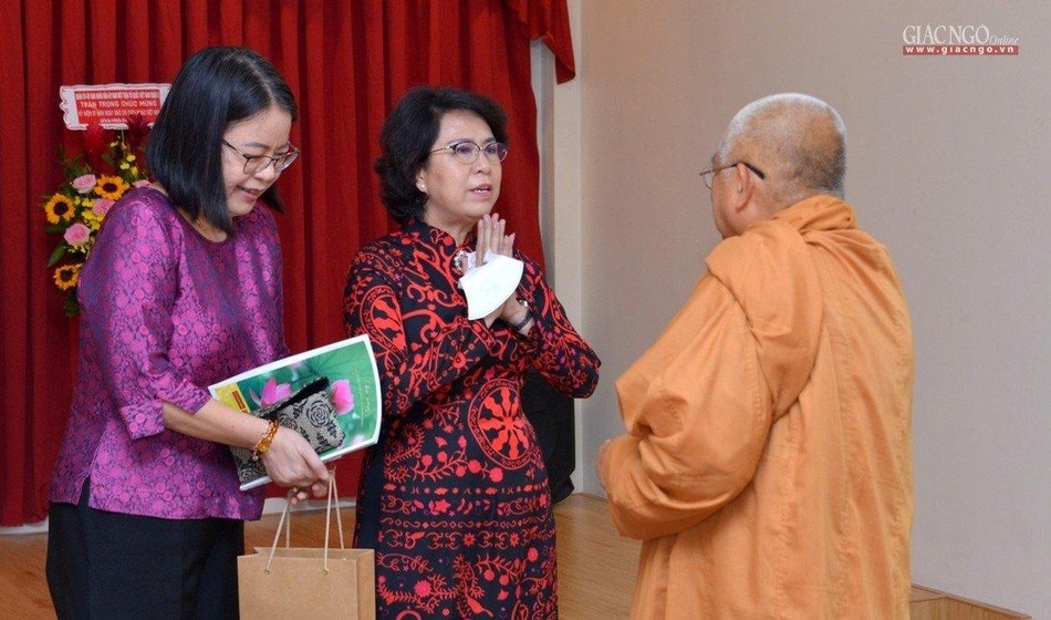 Thăm hỏi sức khỏe Hòa thượng Phó Tổng Biên tập Thường trực Báo Giác Ngộ