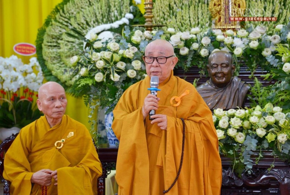 Hòa thượng Thích Như Tín, thành viên Hội đồng Chứng minh, Chứng minh Ban Trị sự Phật giáo TP.HCM ban đạo từ Hòa thượng Thích Như Tín, thành viên Hội đồng Chứng minh, Chứng minh Ban Trị sự Phật giáo TP.HCM ban đạo từ