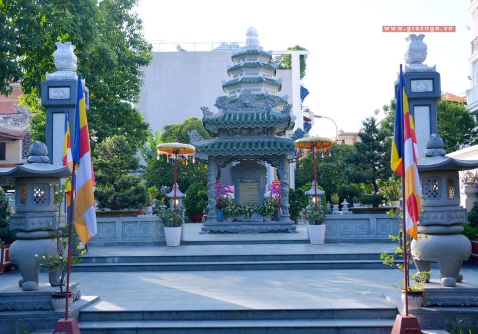 Bảo tháp Pháp Lạc - Nơi lưu giữ nhục thân cố Trưởng lão Hòa thượng Thích Minh Châu trong khuôn viên thiền viện Vạn Hạnh