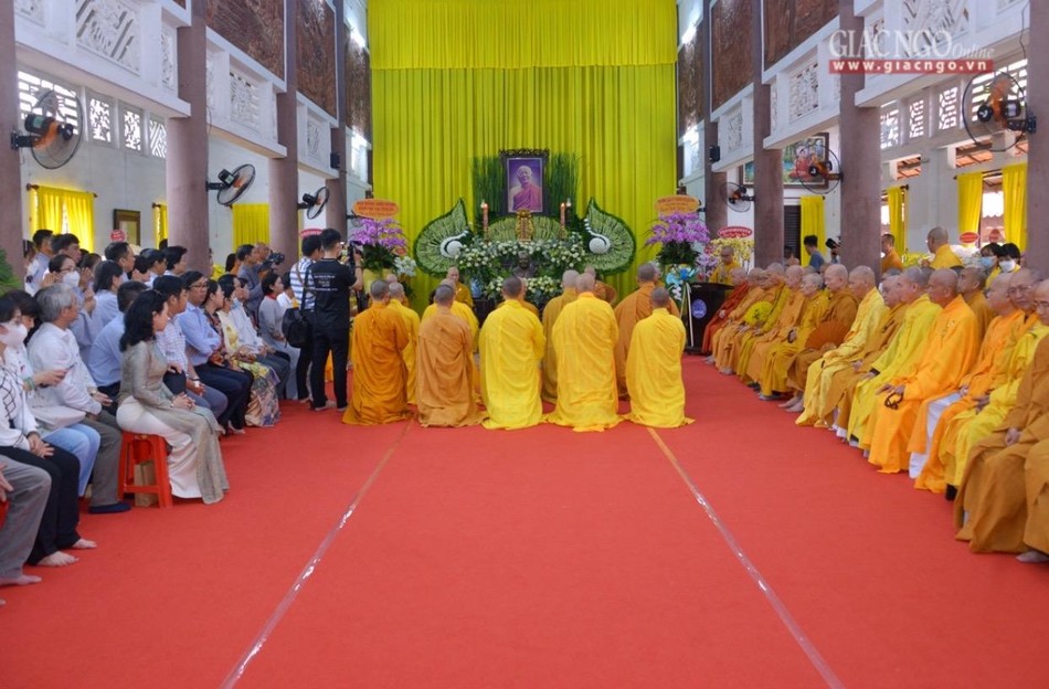 Quang cảnh lễ tưởng niệm Quang cảnh lễ tưởng niệm