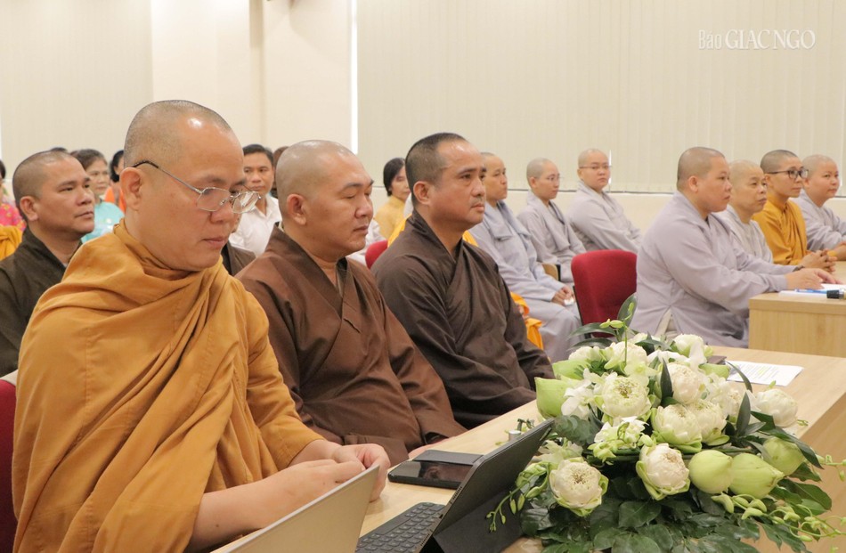 Buổi họp mặt có sự tham dự của chư tôn đức thành viên Ban Thông tin - Truyền thông Phật giáo TP.HCM Buổi họp mặt có sự tham dự của chư tôn đức thành viên Ban Thông tin - Truyền thông Phật giáo TP.HCM