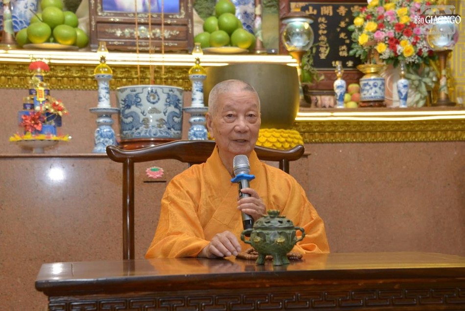 Đức Pháp chủ có lời sách tấn chư Tăng, Phật tử Đức Pháp chủ có lời sách tấn chư Tăng, Phật tử