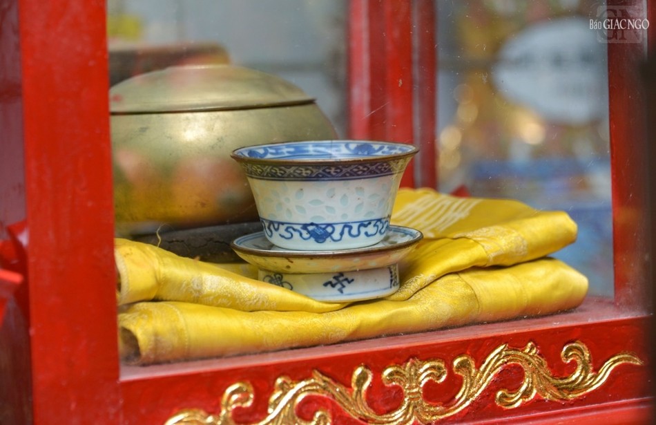 Y bát và chén trà của Đại lão Hòa thượng Thích Đạt Thanh Y bát và chén trà của Đại lão Hòa thượng Thích Đạt Thanh