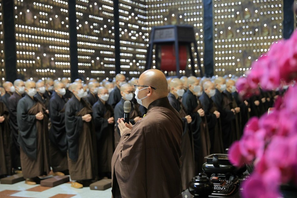 Môn đồ tứ chúng Phật Quang Sơn trong tang lễ tôn sư Môn đồ tứ chúng Phật Quang Sơn trong tang lễ tôn sư