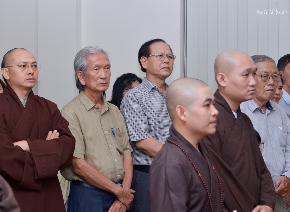 Đông đảo nhân sĩ trí thức đến tham dự Đông đảo nhân sĩ trí thức đến tham dự