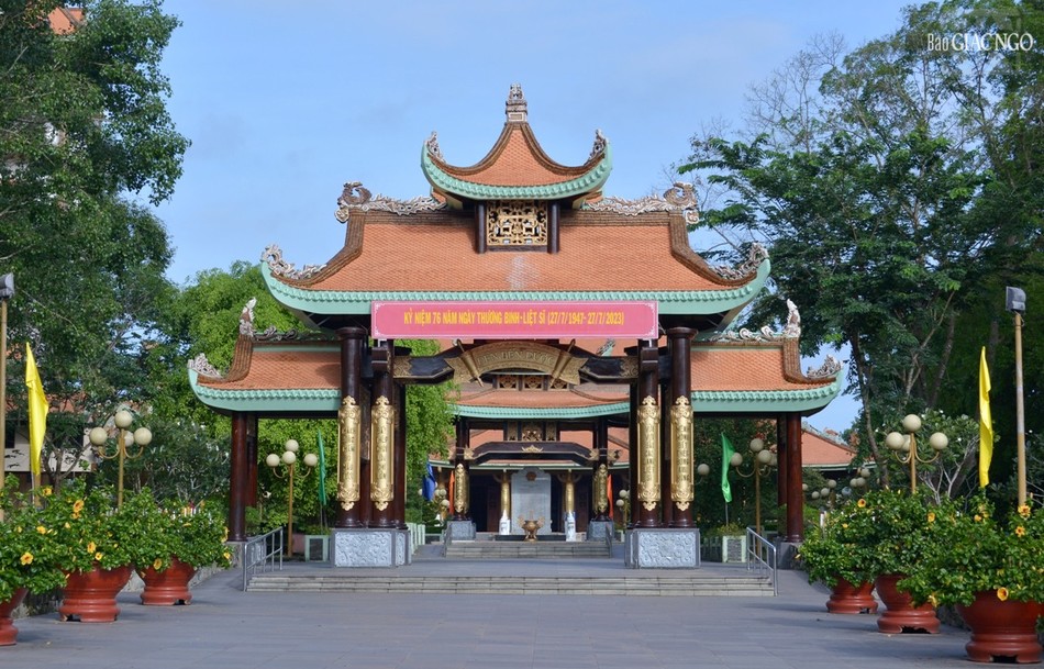 Đền Bến Dược thuộc khu di tích lịch sử cách mạng Địa đạo Củ Chi Đền Bến Dược thuộc khu di tích lịch sử cách mạng Địa đạo Củ Chi