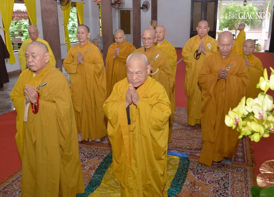 Phái đoàn Hội đồng Trị sự GHPGVN dâng hương tưởng niệm húy nhật Trưởng lão Hòa thượng Thích Minh Châu Phái đoàn Hội đồng Trị sự GHPGVN dâng hương tưởng niệm húy nhật Trưởng lão Hòa thượng Thích Minh Châu