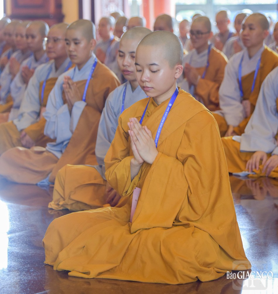 Tiếp nhận lời giáo giới