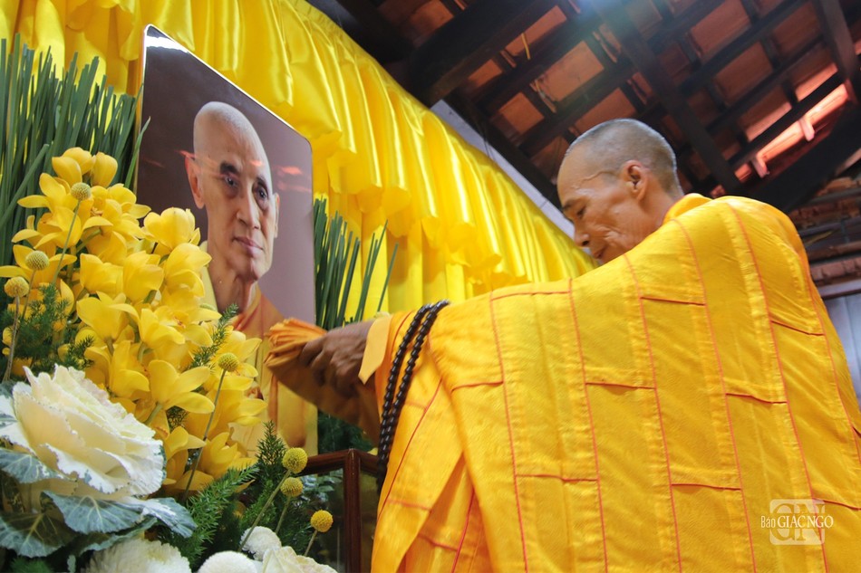 Thỉnh Giác linh an vị