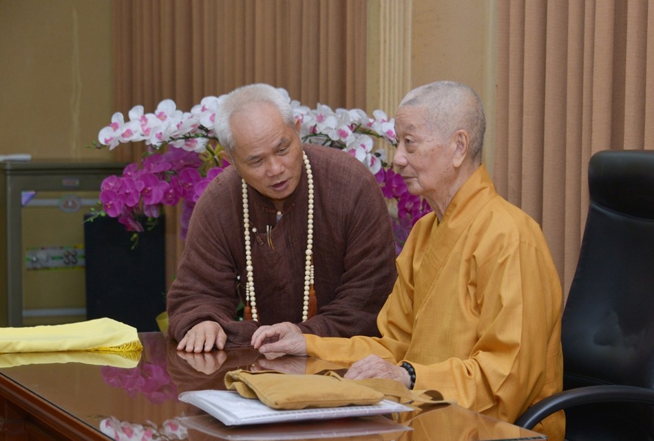 Thượng tọa trợ lý Viện trưởng trình bày một số nội dung quan trọng Thượng tọa trợ lý Viện trưởng trình bày một số nội dung quan trọng