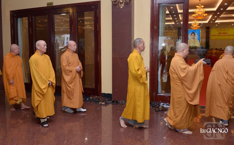 Cung nghinh chư tôn đức quang lâm Cung nghinh chư tôn đức quang lâm