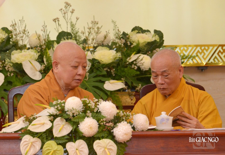 Nhiều ý kiến quý báu được nêu ra trong phiên thảo luận Nhiều ý kiến quý báu được nêu ra trong phiên thảo luận