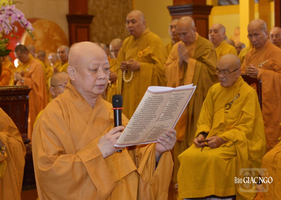 Hòa thượng Thích Lệ Trang cung đọc chúc văn tưởng niệm Hòa thượng Thích Lệ Trang cung đọc chúc văn tưởng niệm