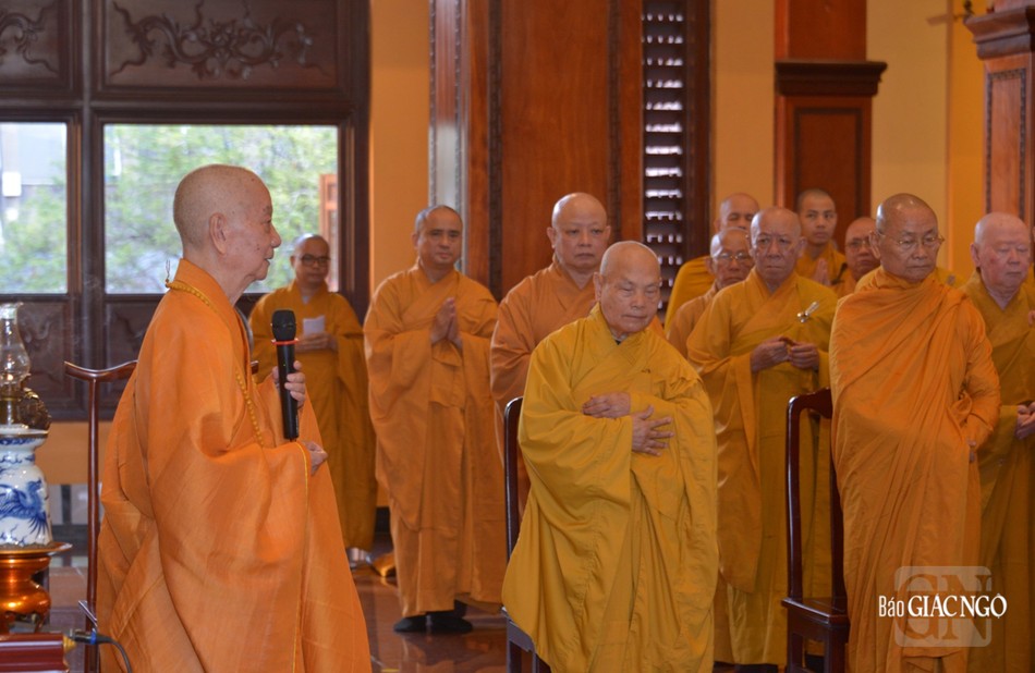 Đức Pháp chủ đã nhắc lại những kỷ niệm của ngài khi được làm thị giả Trưởng lão Hòa thượng Thích Thiện Hoa Đức Pháp chủ đã nhắc lại những kỷ niệm của ngài khi được làm thị giả Trưởng lão Hòa thượng Thích Thiện Hoa