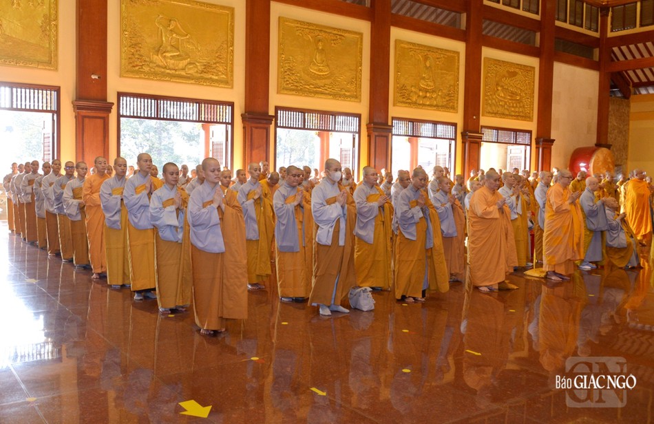 và Tứ hoằng thệ nguyện cúng dường Giác linh Trưởng lão Hòa thượng và Tứ hoằng thệ nguyện cúng dường Giác linh Trưởng lão Hòa thượng