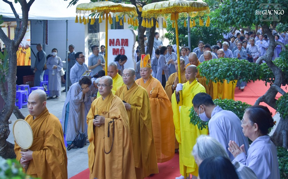 Cung nghinh Hòa thượng Sám chủ cùng chư tôn đức Ban Kinh sư quang lâm Cung nghinh Hòa thượng Sám chủ cùng chư tôn đức Ban Kinh sư quang lâm