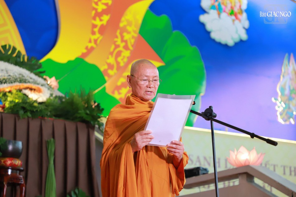 Trưởng lão Hòa thượng Viên Minh, Phó Pháp chủ Hội đồng Chứng minh tuyên đọc Thông điệp Phật đản Phật lịch 2568 của Đức Pháp chủ GHPGVN.