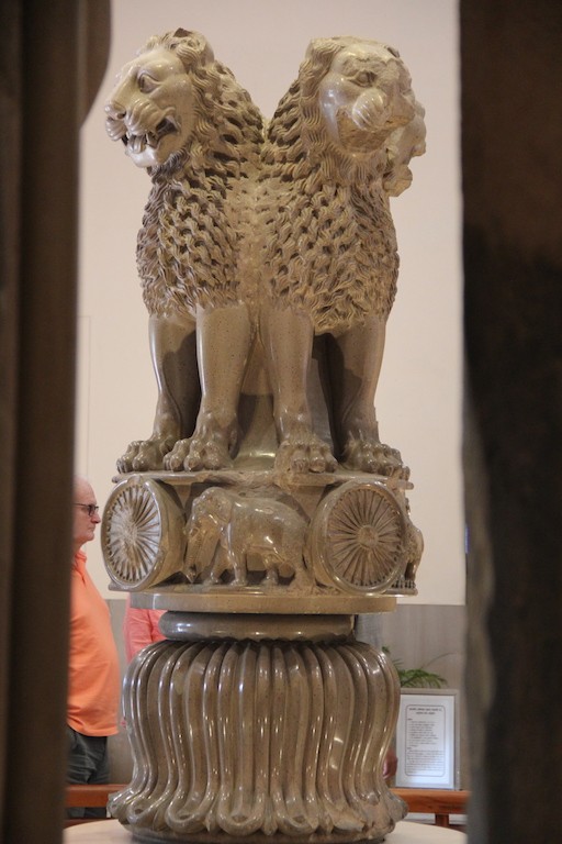 Đầu trụ đá Ashoka tại Sarnath - biểu tượng quốc gia của Ấn Độ Đầu trụ đá Ashoka tại Sarnath - biểu tượng quốc gia của Ấn Độ