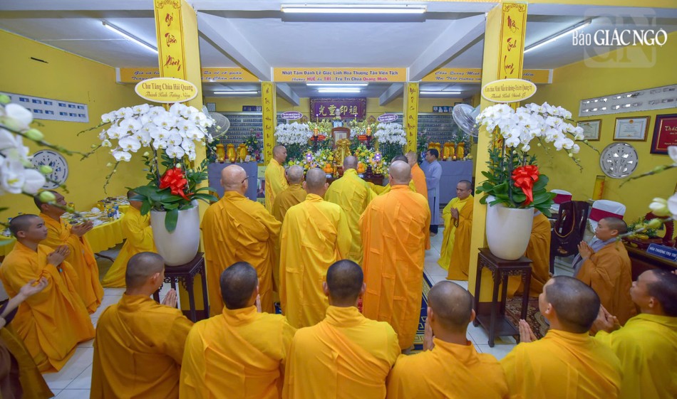 Buổi lễ tưởng niệm được tổ chức giản đơn, ấm tình đạo vị Buổi lễ tưởng niệm được tổ chức giản đơn, ấm tình đạo vị