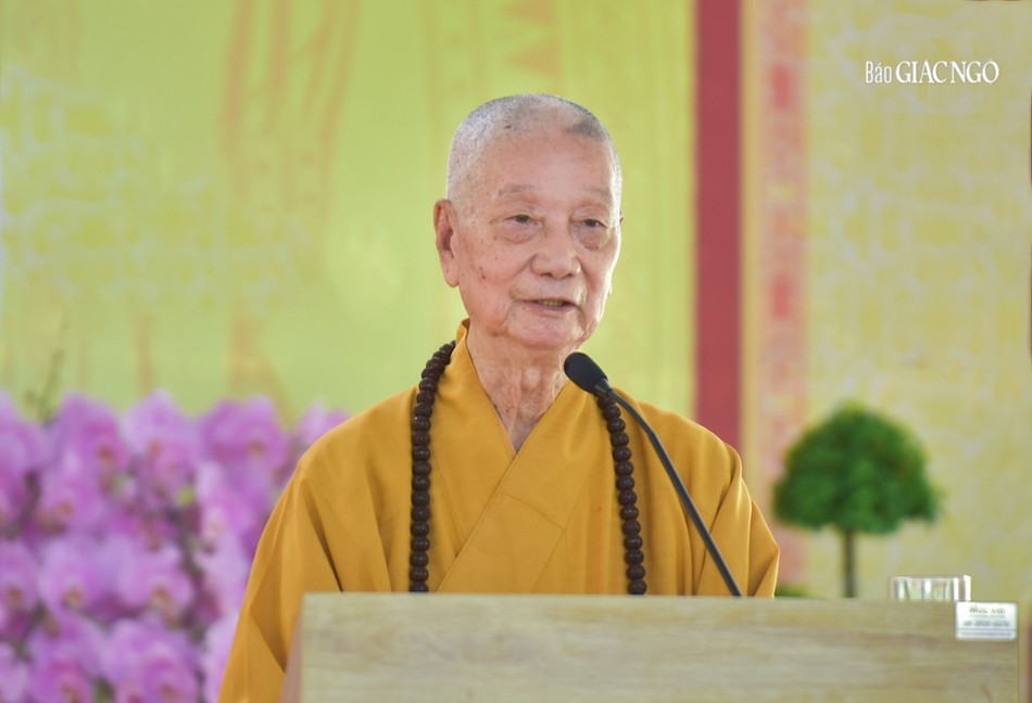 Đức Pháp chủ phát biểu tại lễ tưởng niệm Đức Pháp chủ phát biểu tại lễ tưởng niệm