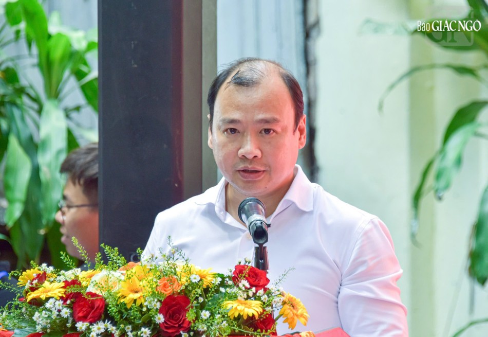 Thứ trưởng Bộ Văn hóa - Thể thao và Du lịch Lê Hải Bình nhấn mạnh việc thiết lập Trung tâm báo chí nhằm phục vụ một cách tốt nhất cho các hoạt động tác nghiệp tại Lễ kỷ niệm Thứ trưởng Bộ Văn hóa - Thể thao và Du lịch Lê Hải Bình nhấn mạnh việc thiết lập Trung tâm báo chí nhằm phục vụ một cách tốt nhất cho các hoạt động tác nghiệp tại Lễ kỷ niệm